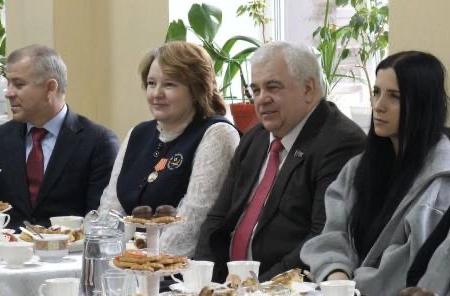 Делегация КПРФ во главе с Казбеком Тайсаевым прибыла в Донецк