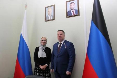 Делегация КПРФ во главе с Казбеком Тайсаевым прибыла в Донецк