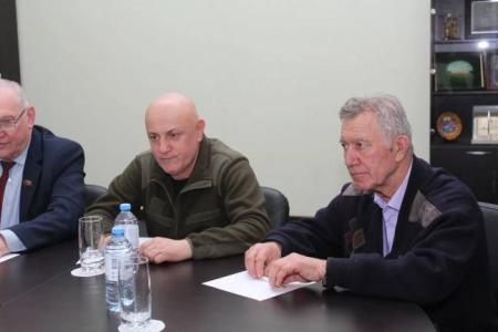 Делегация КПРФ во главе с Казбеком Тайсаевым прибыла в Донецк