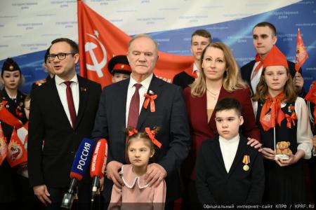 Г.А. Зюганов: Наша страна – это страна Победы, страна героев