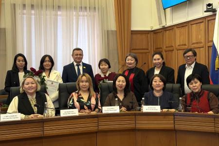 Главному редактору газеты «Коммунист Калмыкии»  вручена награда парламента Республики Калмыкии