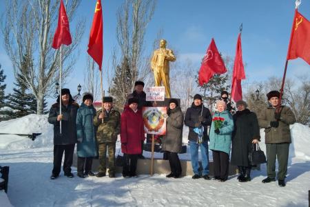 Коммунисты Самарской области отметили 108-ю годовщину Советской Армии и Военно-морского флота