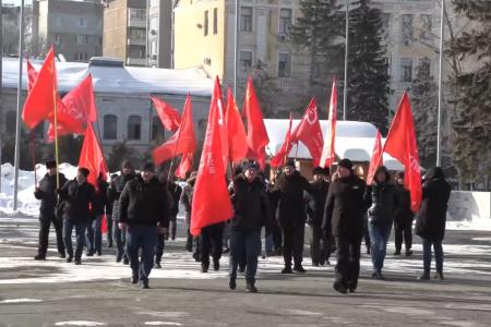 Саратов. Красная Армия всех сильней!