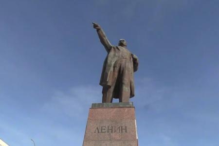 Саратов. Красная Армия всех сильней!
