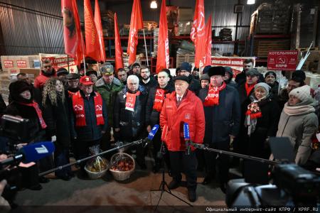 150-й гуманитарный, праздничный конвой от КПРФ ушел из Подмосковья