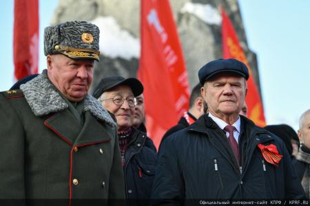 Г.А. Зюганов на митинге 23 февраля в Москве: С Днем нашей великой, любимой, Красной непобедимой армии!