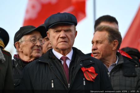 Г.А. Зюганов на митинге 23 февраля в Москве: С Днем нашей великой, любимой, Красной непобедимой армии!