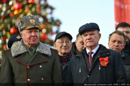 Г.А. Зюганов на митинге 23 февраля в Москве: С Днем нашей великой, любимой, Красной непобедимой армии!