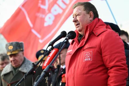 Г.А. Зюганов на митинге 23 февраля в Москве: С Днем нашей великой, любимой, Красной непобедимой армии!