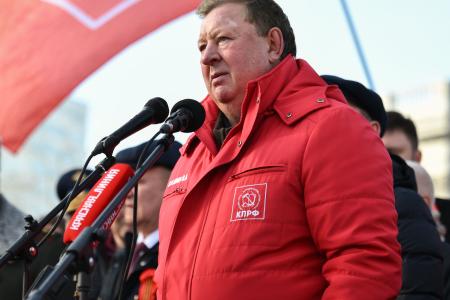 Г.А. Зюганов на митинге 23 февраля в Москве: С Днем нашей великой, любимой, Красной непобедимой армии!