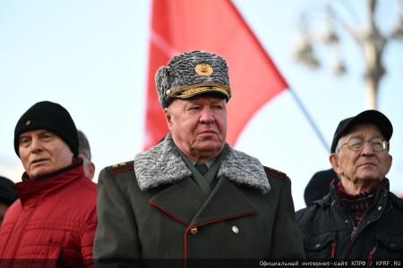 Г.А. Зюганов на митинге 23 февраля в Москве: С Днем нашей великой, любимой, Красной непобедимой армии!