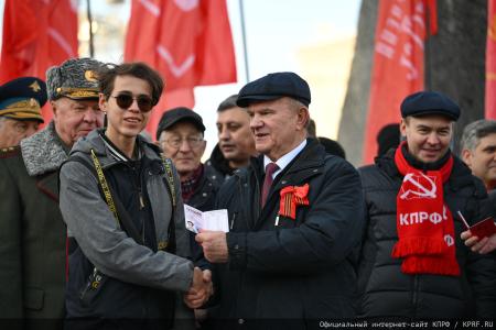 Г.А. Зюганов на митинге 23 февраля в Москве: С Днем нашей великой, любимой, Красной непобедимой армии!
