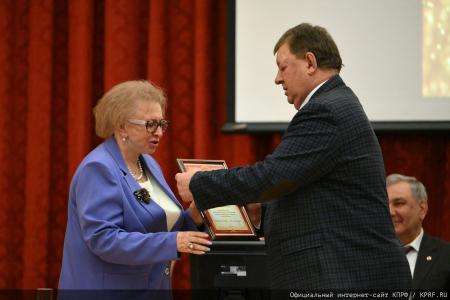 "Пчела и человек". Г.А. Зюганов принял участие в конгрессе пчеловодов в Москве