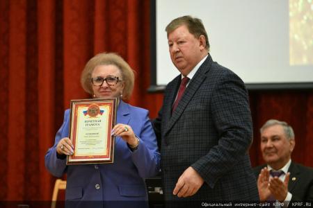 "Пчела и человек". Г.А. Зюганов принял участие в конгрессе пчеловодов в Москве