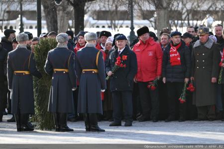 Г.А. Зюганов на митинге 23 февраля в Москве: С Днем нашей великой, любимой, Красной непобедимой армии!