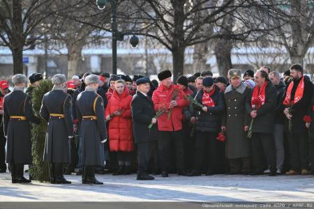 Г.А. Зюганов на митинге 23 февраля в Москве: С Днем нашей великой, любимой, Красной непобедимой армии!