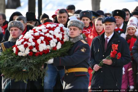 Г.А. Зюганов на митинге 23 февраля в Москве: С Днем нашей великой, любимой, Красной непобедимой армии!