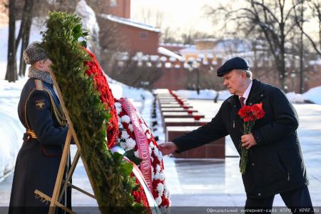Г.А. Зюганов на митинге 23 февраля в Москве: С Днем нашей великой, любимой, Красной непобедимой армии!