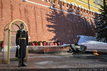 Г.А. Зюганов на митинге 23 февраля в Москве: С Днем нашей великой, любимой, Красной непобедимой армии!