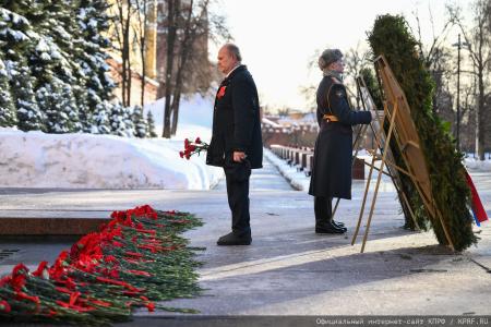 Г.А. Зюганов на митинге 23 февраля в Москве: С Днем нашей великой, любимой, Красной непобедимой армии!