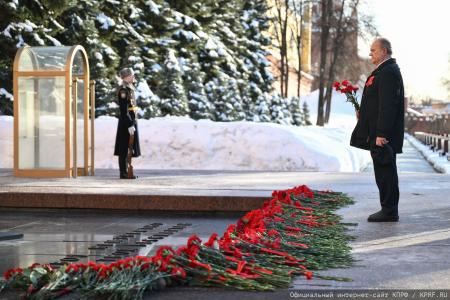 Г.А. Зюганов на митинге 23 февраля в Москве: С Днем нашей великой, любимой, Красной непобедимой армии!
