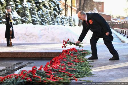 Г.А. Зюганов на митинге 23 февраля в Москве: С Днем нашей великой, любимой, Красной непобедимой армии!