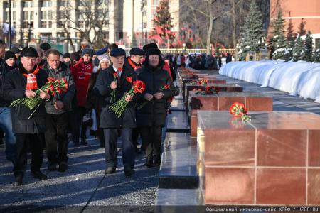 Г.А. Зюганов на митинге 23 февраля в Москве: С Днем нашей великой, любимой, Красной непобедимой армии!
