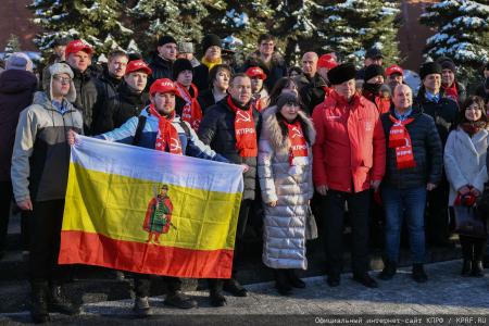 Г.А. Зюганов на митинге 23 февраля в Москве: С Днем нашей великой, любимой, Красной непобедимой армии!