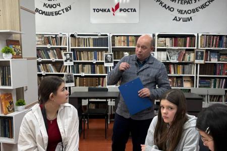 Коммунисты Забайкалья рассказали школьникам о специфике партийной печати