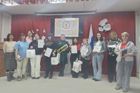 Коммунисты Забайкалья рассказали школьникам о специфике партийной печати