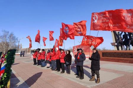 Коммунисты Забайкалья почтили память героев-земляков в День рождения Красной Армии