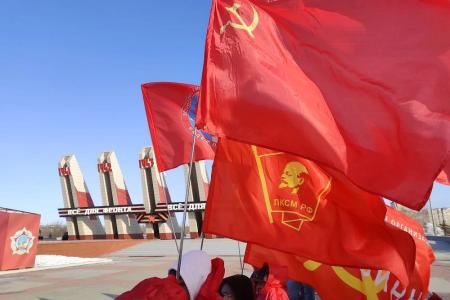 Коммунисты Забайкалья почтили память героев-земляков в День рождения Красной Армии