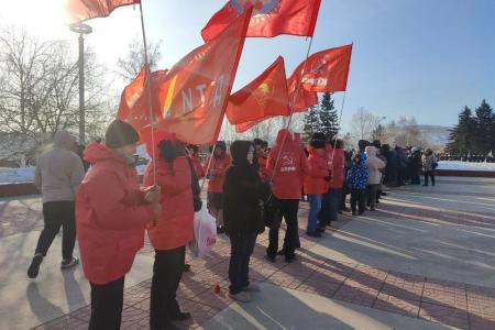 Коммунисты Забайкалья почтили память героев-земляков в День рождения Красной Армии