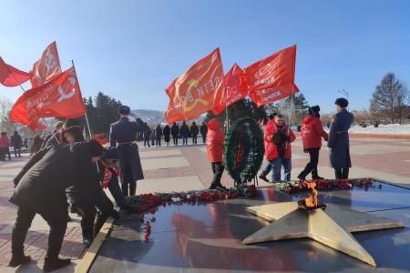 Коммунисты Забайкалья почтили память героев-земляков в День рождения Красной Армии