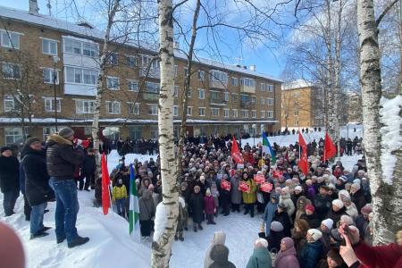 Республика Коми. Мороз и административный ресурс не сломили – жители п.г.т. Жешарт вышли на митинг за национализацию комбината