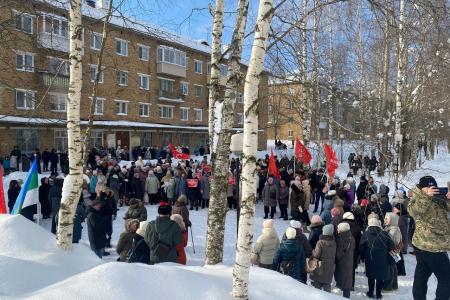 Республика Коми. Мороз и административный ресурс не сломили – жители п.г.т. Жешарт вышли на митинг за национализацию комбината