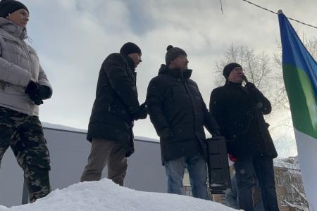 Республика Коми. Мороз и административный ресурс не сломили – жители п.г.т. Жешарт вышли на митинг за национализацию комбината