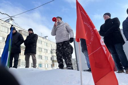 Республика Коми. Мороз и административный ресурс не сломили – жители п.г.т. Жешарт вышли на митинг за национализацию комбината