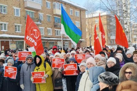 Республика Коми. Мороз и административный ресурс не сломили – жители п.г.т. Жешарт вышли на митинг за национализацию комбината