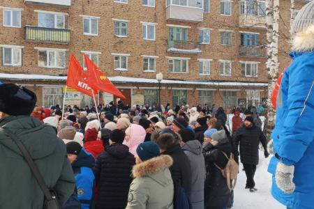 Республика Коми. Мороз и административный ресурс не сломили – жители п.г.т. Жешарт вышли на митинг за национализацию комбината