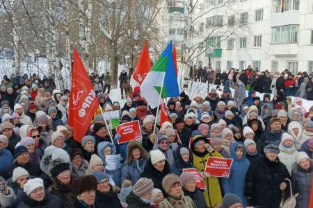 Республика Коми. Мороз и административный ресурс не сломили – жители п.г.т. Жешарт вышли на митинг за национализацию комбината