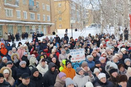 Республика Коми. Мороз и административный ресурс не сломили – жители п.г.т. Жешарт вышли на митинг за национализацию комбината
