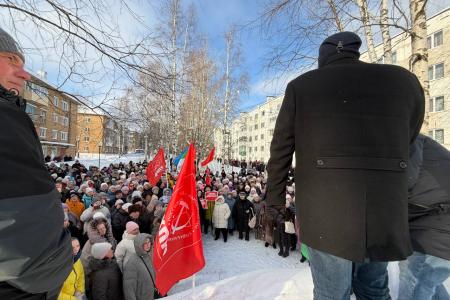 Республика Коми. Мороз и административный ресурс не сломили – жители п.г.т. Жешарт вышли на митинг за национализацию комбината