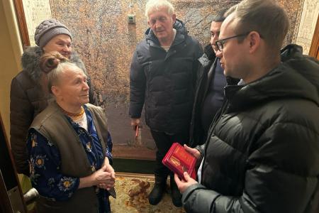 Депутат Госдумы фракции КПРФ Владимир Исаков посетил с рабочим визитом Тарусу Калужской области