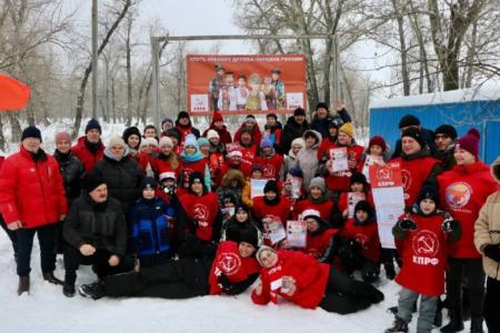 Коммунисты Саратовской области провели «Красную лыжню», приуроченную к Году дружбы народов России