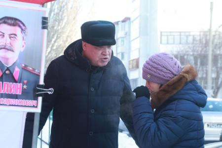 В Омске увеличилось число проходящих еженедельно пикетов в поддержку Народного референдума КПРФ