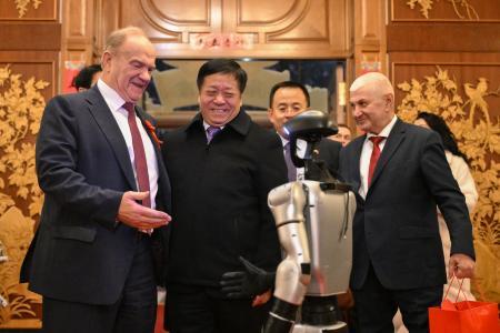 Геннадий Зюганов и Иван Мельников приняли участие в приёме, проведенном Посольством КНР в России