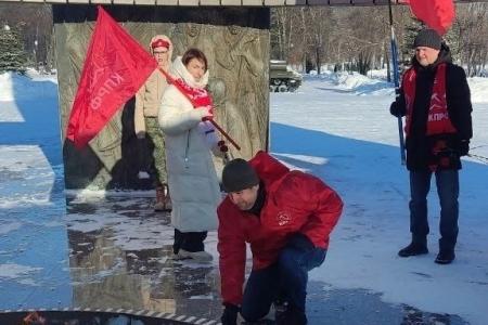 Самарская область. В Тольятти почтили память героев, отстоявших в боях Сталинград