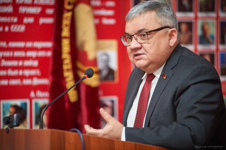 «Вместе мы — сила»: в Красноярске прошел Съезд депутатов-коммунистов местного самоуправления