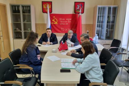 Руководитель фракции КПРФ в Мособлдуме Александр Наумов провел прием граждан в подмосковном Ступине